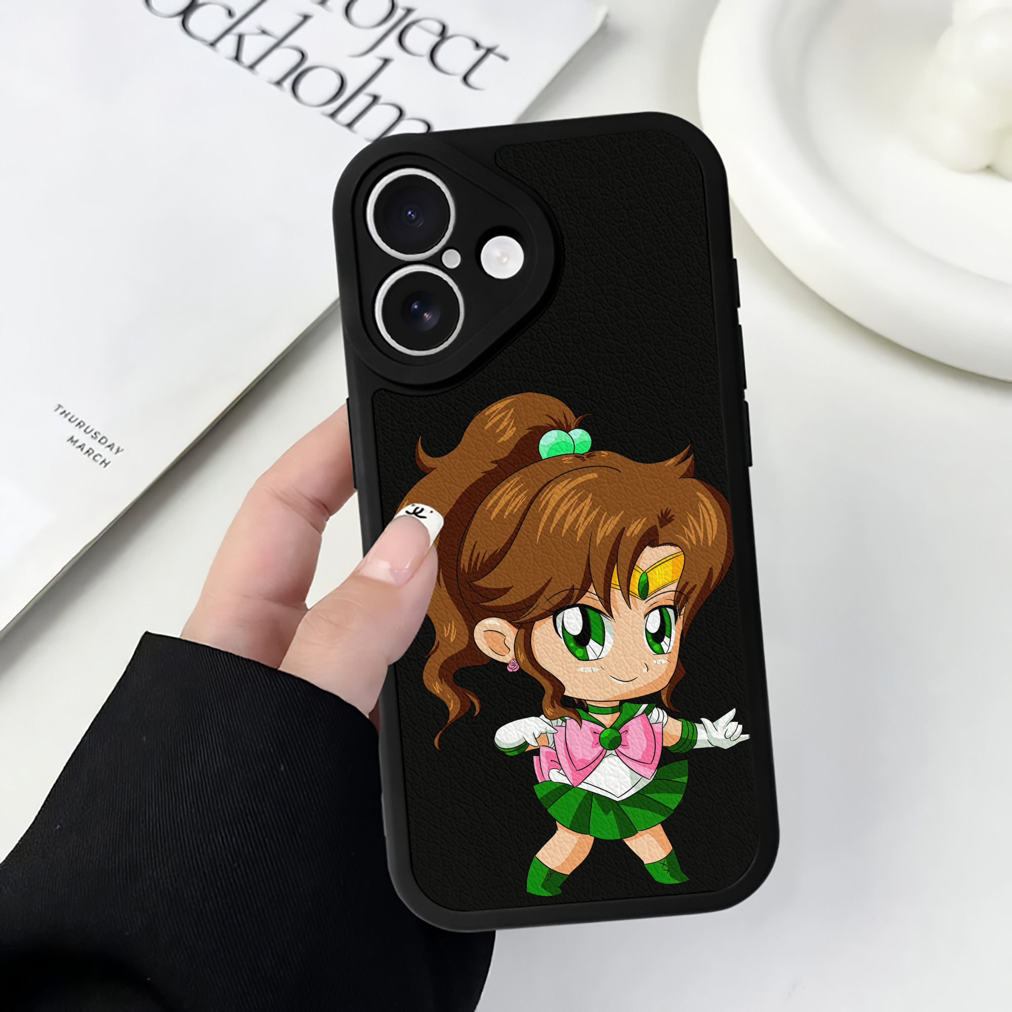 （画像用） 美少女戦士セーラームーン 木野 まこと きの まこと Sailor Moon Kino Makoto （セーラージュピター；Sailor Jupiter） 【iPhone 16シリーズ対応】シリコンスマホケース（レザー調） 材質：シリコン